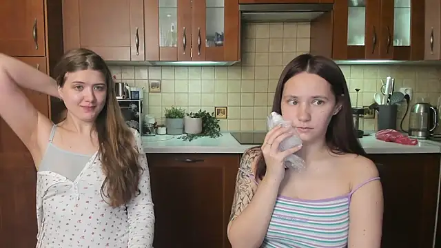 HotCaramellsTV online show from 18, 6, 2026