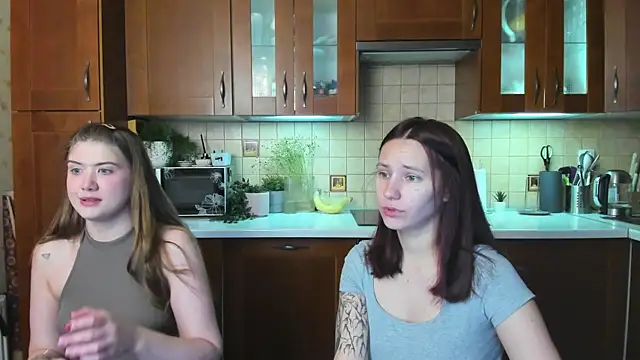 HotCaramellsTV online show from 26, 4, 2026