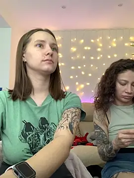 HotCaramellsTV online show from 7, 10, 2025