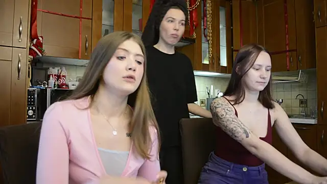 HotCaramellsTV online show from 1, 2, 2026