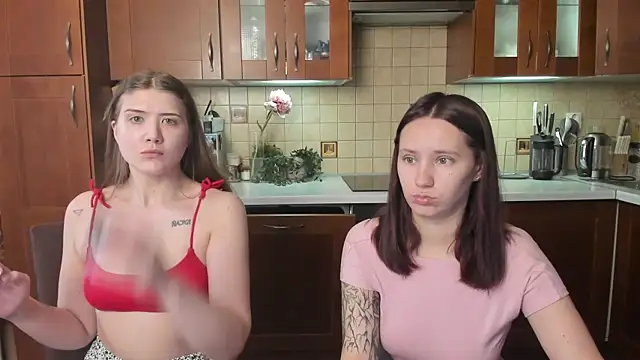 HotCaramellsTV online show from 19, 5, 2026