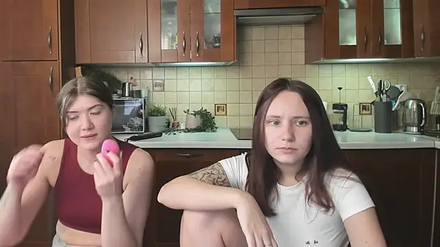 HotCaramellsTV online show from 6, 7, 2026