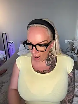 Nina LiveXXX online show from 15, 2, 2026