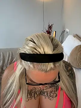 Nina LiveXXX online show from 7, 1, 2026