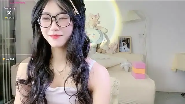 Snapshot of Luminous163 chatting on 12, 10, 2025 Luminous163 online show from 12, 10, 2025