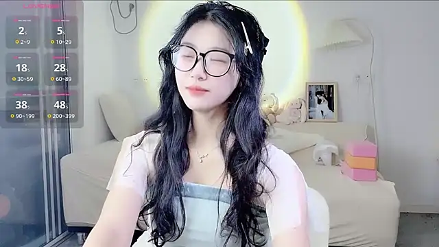 Snapshot of Luminous163 chatting on 15, 10, 2025 Luminous163 online show from 15, 10, 2025