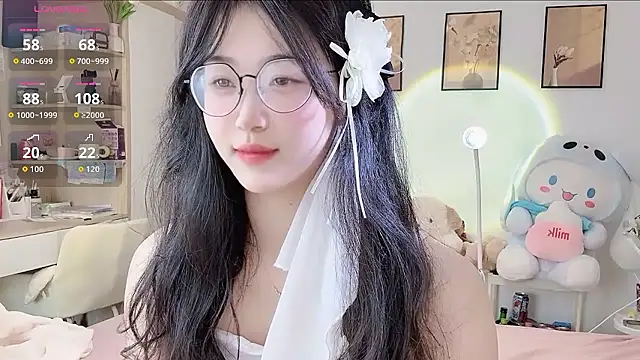 Snapshot of Luminous163 chatting on 10, 1, 2026 Luminous163 online show from 10, 1, 2026