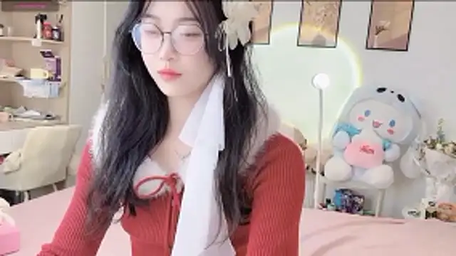 Snapshot of Luminous163 chatting on 13, 1, 2026 Luminous163 online show from 13, 1, 2026