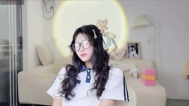 Snapshot of Luminous163 chatting on 11, 10, 2025 Luminous163 online show from 11, 10, 2025