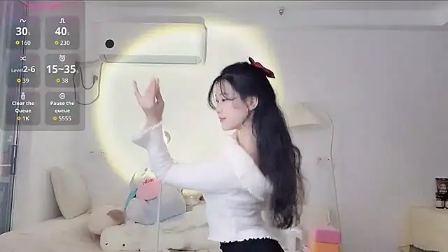 Snapshot of Luminous163 chatting on 16, 10, 2025 Luminous163 online show from 16, 10, 2025