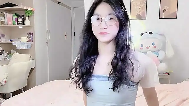 Snapshot of Luminous163 chatting on 23, 10, 2025 Luminous163 online show from 23, 10, 2025