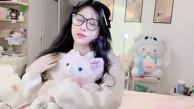 Snapshot of Luminous163 chatting on 26, 10, 2025 Luminous163 online show from 26, 10, 2025