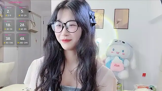 Snapshot of Luminous163 chatting on 12, 9, 2025 Luminous163 online show from 12, 9, 2025