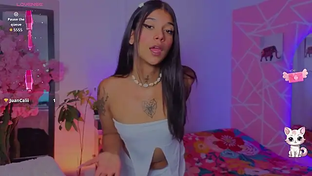 Snapshot of CoralRigan chatting on 28, 11, 2025 CoralRigan online show from 28, 11, 2025