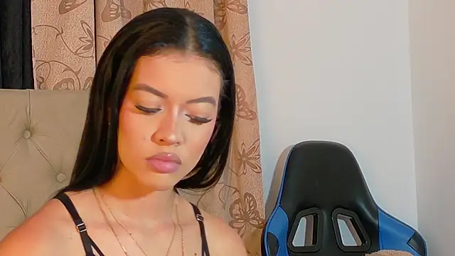 GeorginaHills online show from 3, 11, 2025