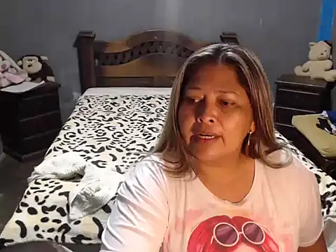 Snapshot of CANDYSWEET51 chatting on 19, 12, 2025 CANDYSWEET51 online show from 19, 12, 2025