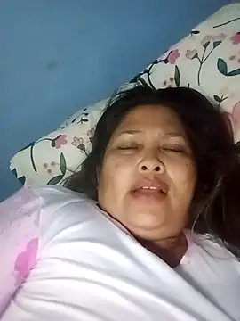 Snapshot of CANDYSWEET51 chatting on 11, 10, 2025 CANDYSWEET51 online show from 11, 10, 2025