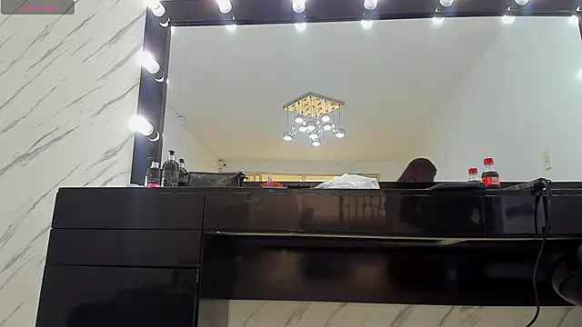 ElisabethMassey online show from 7, 11, 2025