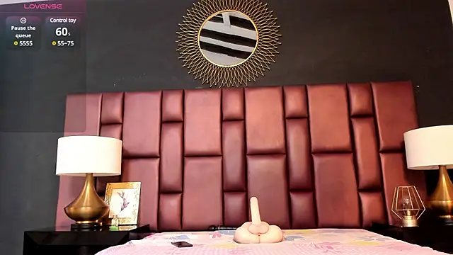 ElisabethMassey online show from 28, 2, 2025