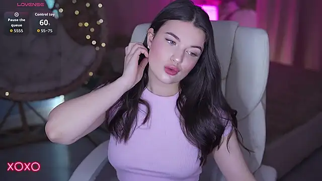 YourLolaBunny online show from 8, 3, 2026