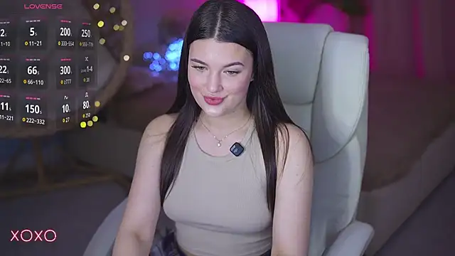 YourLolaBunny online show from 13, 4, 2026