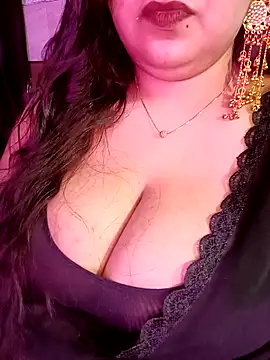 Suhanakhan00 online show from 17, 5, 2026