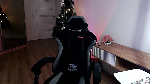 Princess Shy    online show from 17, 2, 2025