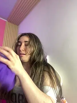 Sophie LS online show from 7, 3, 2025