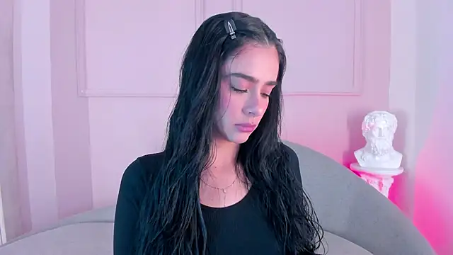 victoria milann online show from 26, 11, 2025