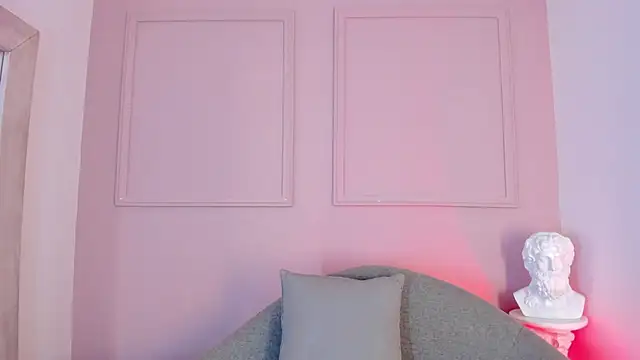 victoria milann online show from 30, 11, 2025