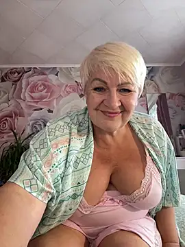 Snapshot of Laura_Millf chatting on 6, 7, 2026 Laura Millf online show from 6, 7, 2026