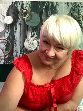 Laura Millf online show from 26, 9, 2025