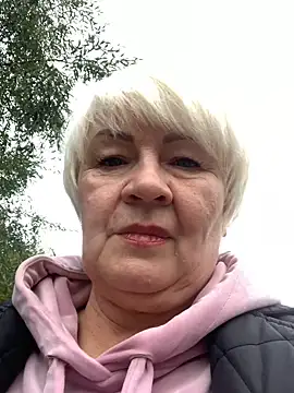 Laura Millf online show from 4, 10, 2025