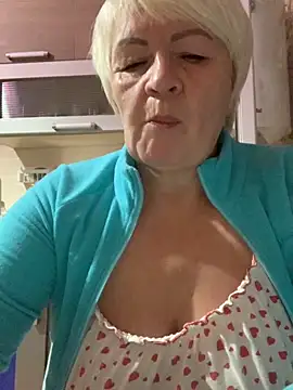 Laura Millf online show from 23, 9, 2025