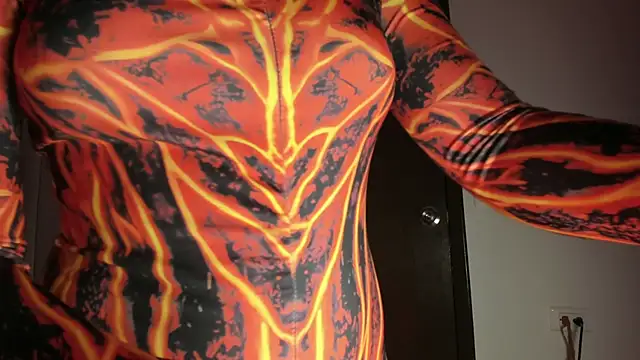 Lizzie-Evans online show from 2, 10, 2025