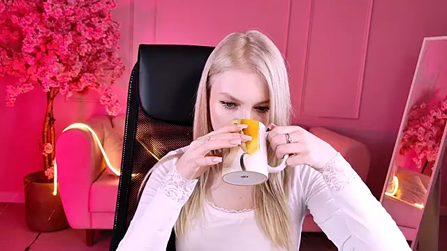 GraceGlamour online show from 12, 11, 2025