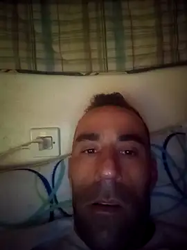 Snapshot of MownRender chatting on 1, 12, 2025 MownRender online show from 1, 12, 2025