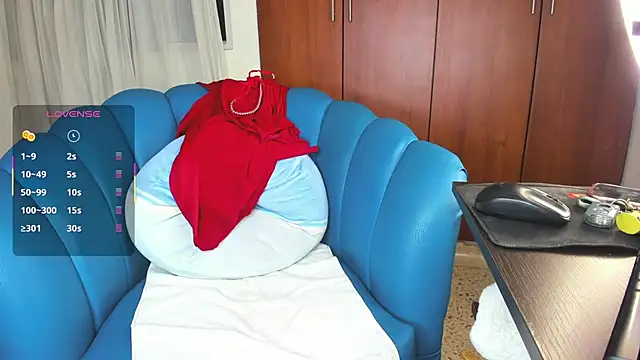 Julie Markk online show from 25, 9, 2025