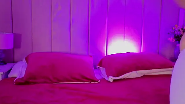 MollyBigBoobs12 online show from 22, 4, 2026