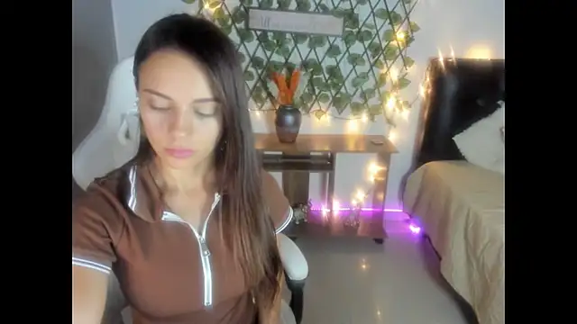 Snapshot of Sara_lopez_28 chatting on 8, 11, 2025 Sara lopez 28 online show from 8, 11, 2025