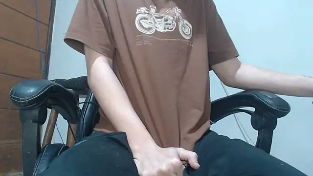 Snapshot of julien_xv chatting on 19, 10, 2025 julien xv online show from 19, 10, 2025