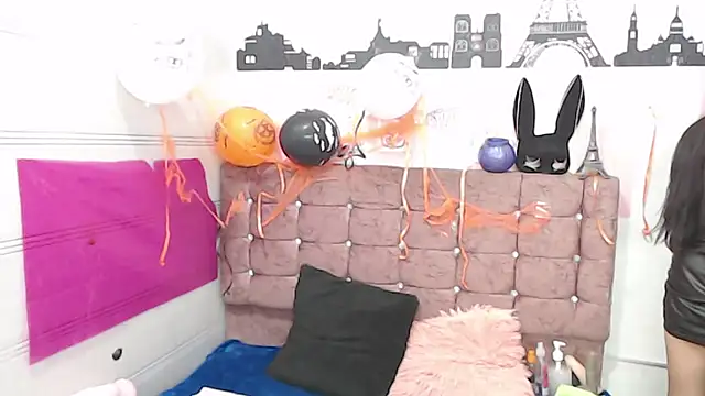 Snapshot of sara_caplerx chatting on 18, 10, 2025 sara caplerx online show from 18, 10, 2025