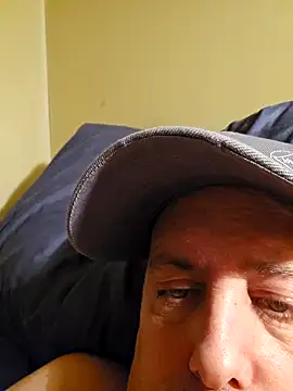 HeteroHotGuy1 online show from 13, 1, 2025