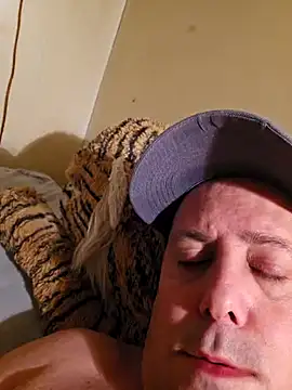 HeteroHotGuy1 online show from 11, 1, 2025