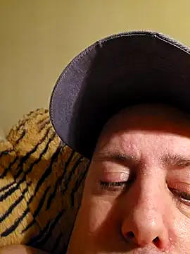 HeteroHotGuy1 online show from 6, 2, 2025