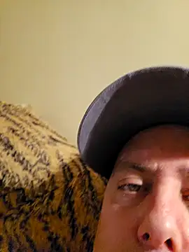 HeteroHotGuy1 online show from 23, 1, 2025