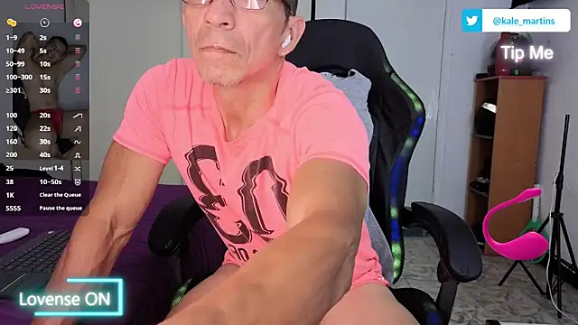 Snapshot of KALE_19 chatting on 5, 6, 2026 KALE 19 online show from 5, 6, 2026