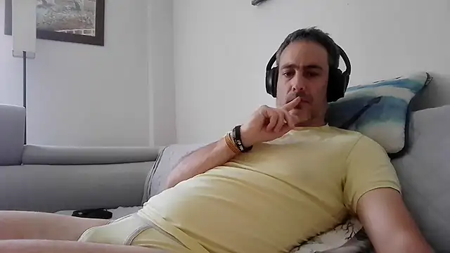 basquehotboy online show from 15, 4, 2026