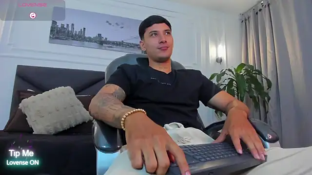 Damian23   online show from 6, 11, 2025