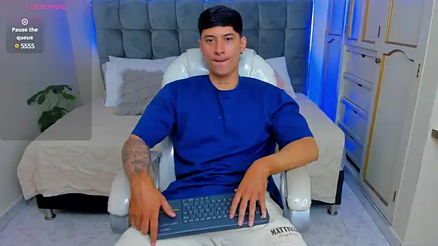 Damian23   online show from 18, 3, 2025